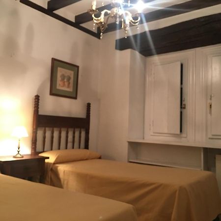 Apartamentos La Casona Ucieda Exterior foto