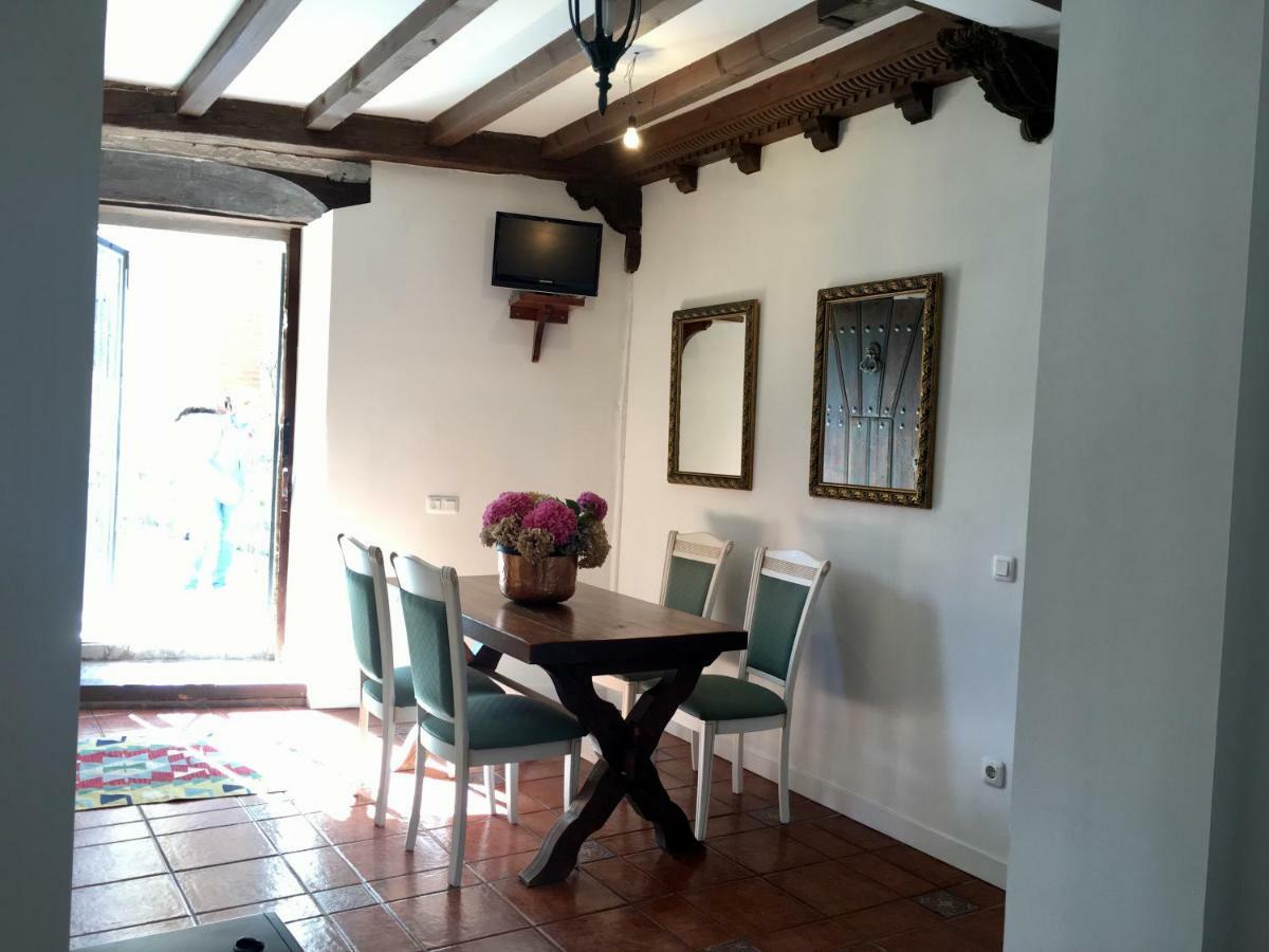 Apartamentos La Casona Ucieda Exterior foto